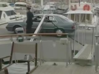 Clasic retro scene pe o barca