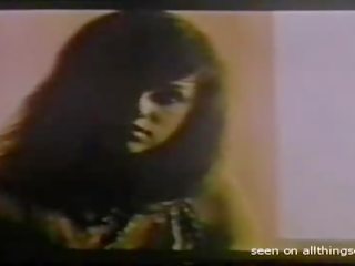 Minun teini-ikäinen daughter-1974-cfnm-massage-scene