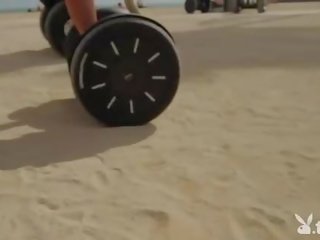 Καυτά babes drove segway και κυνήγι boar